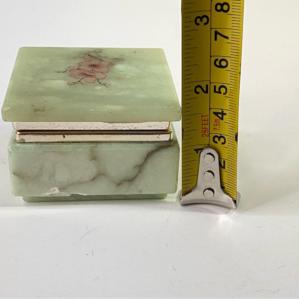Italian Alabaster Green Square Hinged Trinket Box, Floral Lid - Picture 15 of 15